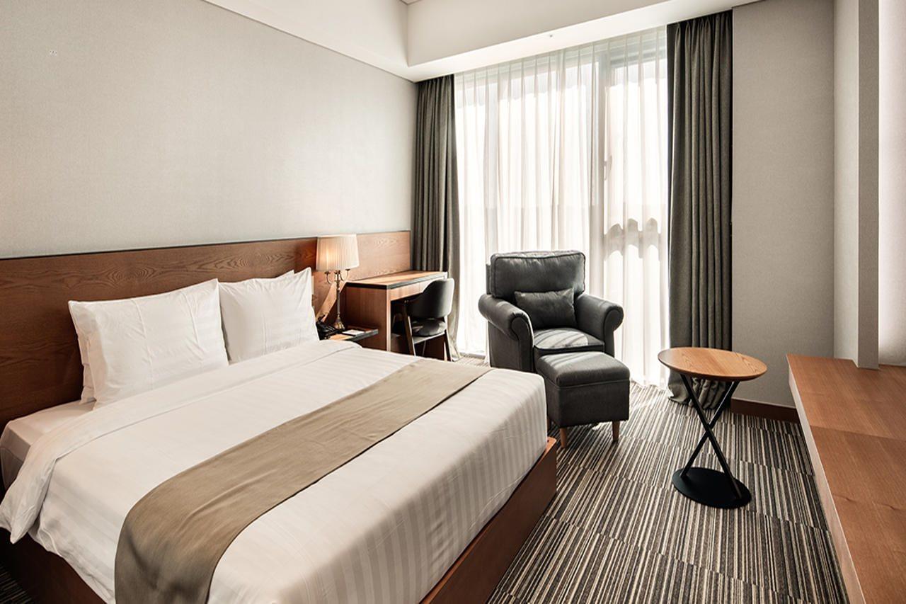 Golden Tulip Incheon Airport Hotel Экстерьер фото