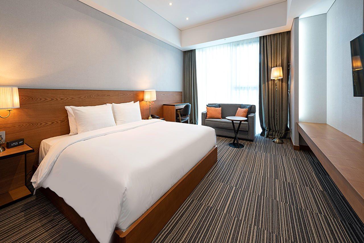 Golden Tulip Incheon Airport Hotel Экстерьер фото