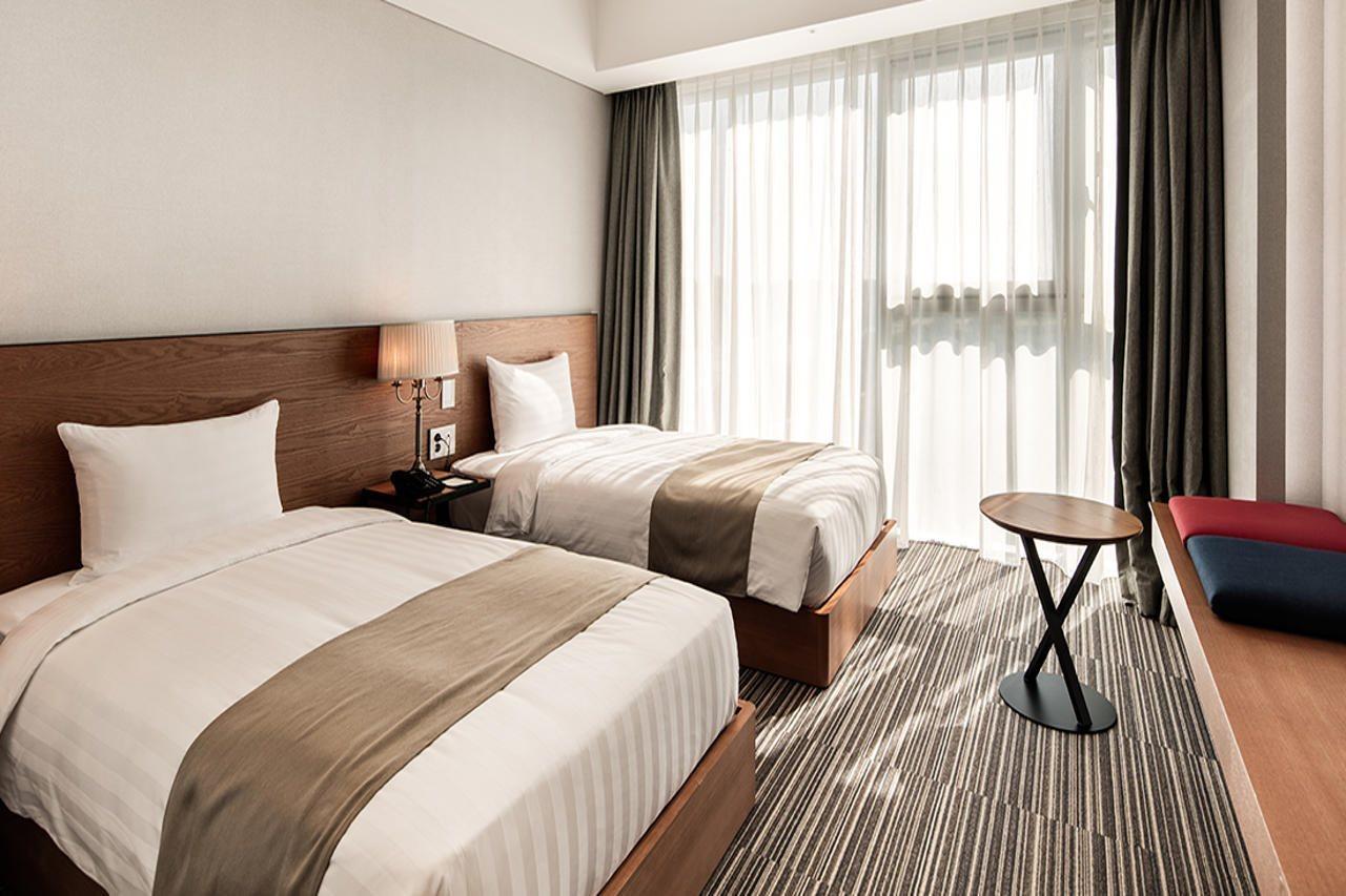 Golden Tulip Incheon Airport Hotel Экстерьер фото