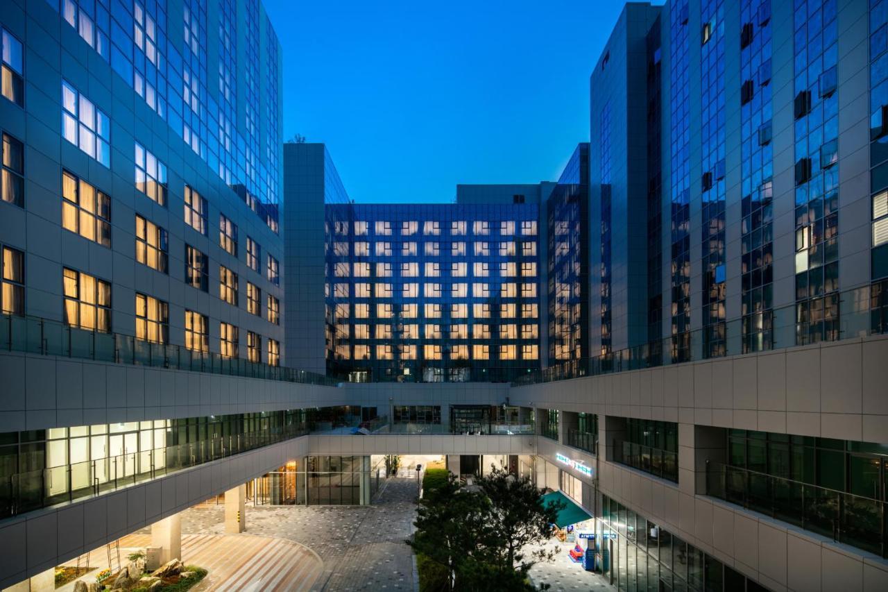 Golden Tulip Incheon Airport Hotel Экстерьер фото